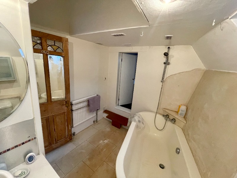 
								United Kingdom The London and Rochester Trading Barge Company Houseboat Conversion GBP full									