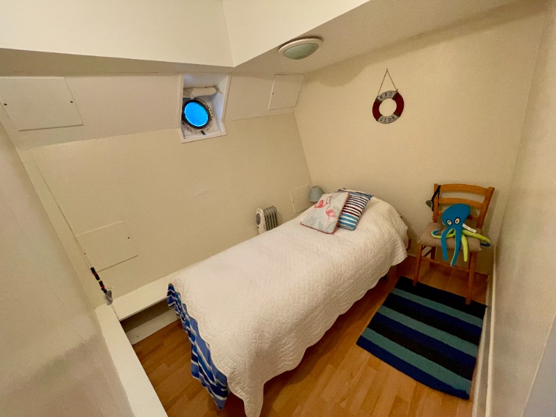 
								United Kingdom The London and Rochester Trading Barge Company Houseboat Conversion GBP full									